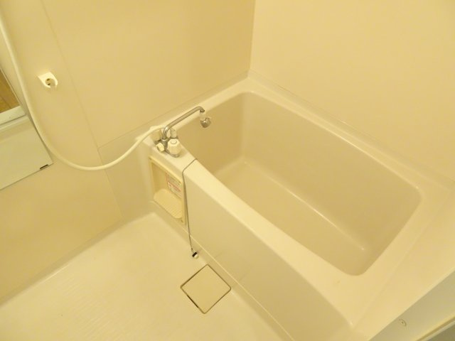 プチシャトー楽田の浴室