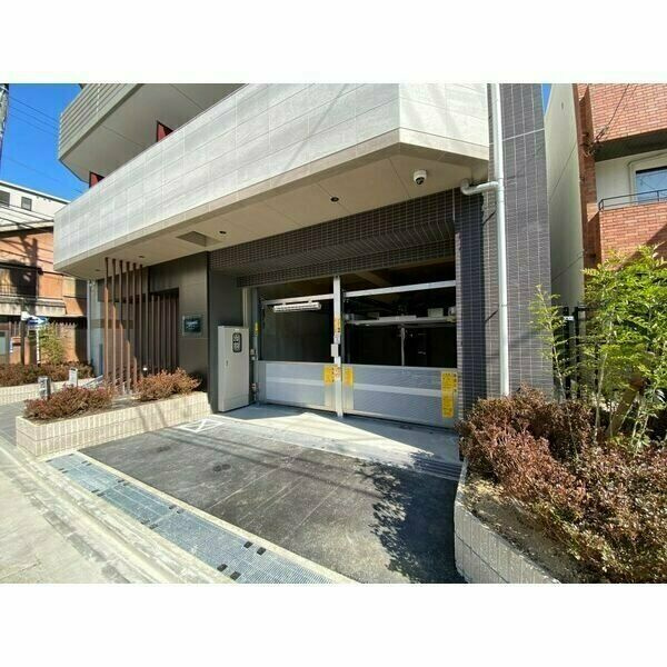 S-RESIDENCE名駅の駐車場