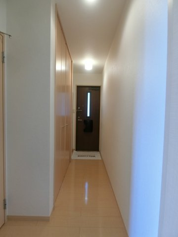 イーグルス・アイA棟の玄関