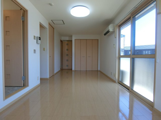 イーグルス・アイA棟の居間・リビング