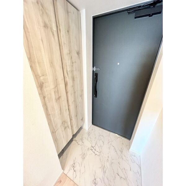 S-RESIDENCE山王の玄関