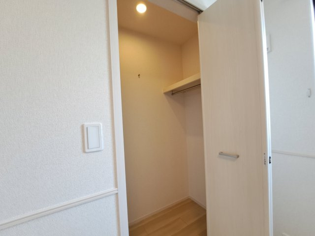 ネオ　エルブ　Ⅰの収納
