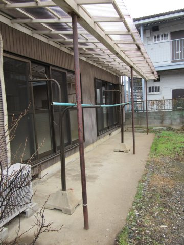 南美園町貸家のバルコニー