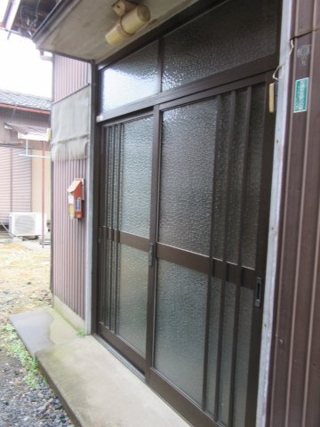 南美園町貸家の玄関