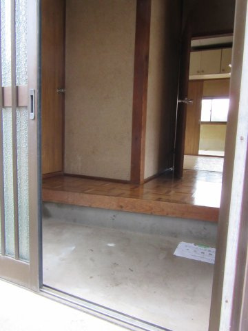 南美園町貸家の玄関