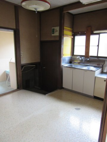 南美園町貸家のキッチン