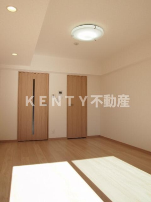 【寝室】 | ルーブル南馬込伍番館 | 広くて明るい寝室