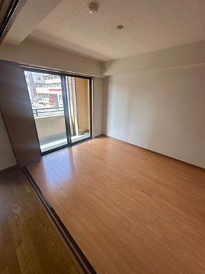 【洋室】 | Salida仲町台/サリーダ仲町台 | 洋室6帖☆バルコニーに繋がる角部屋です！洋室のお部屋は毎日のお手入れもラクラクできちゃいます！