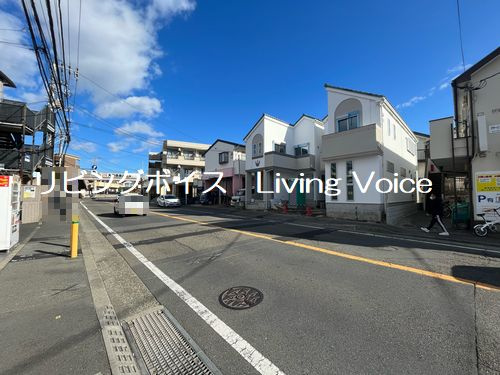 【前面道路含む現地写真】 | 【仲介手数料０円】藤沢市善行1丁目　2号棟　中古一戸建て | 藤沢市善行1丁目　中古一戸建て