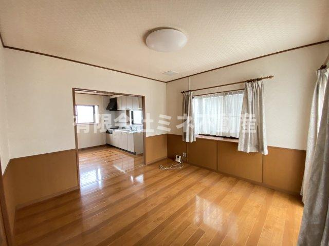 結城市中央町2丁目　中古戸建の居間・リビング