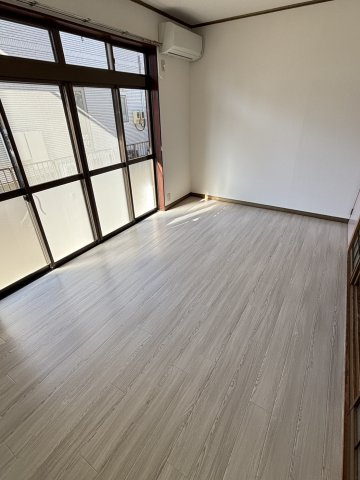 サンメゾネットの居間・リビング