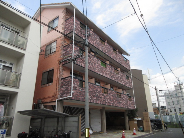 リーフジャルダン総持寺駅前の周辺