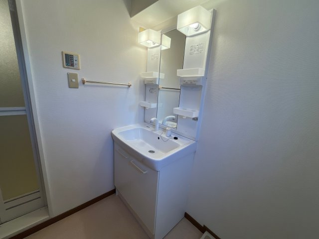 エテルナの洗面所