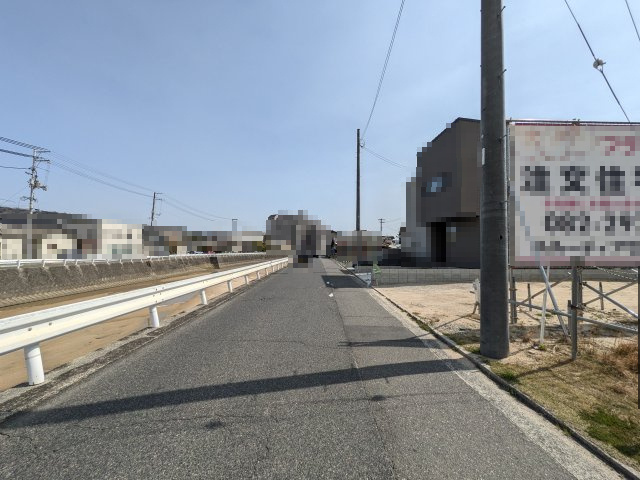【前面道路含む現地写真】