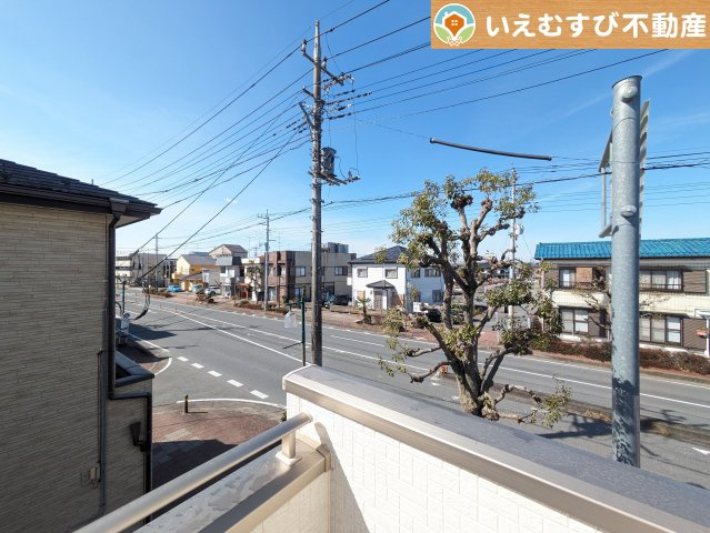 BLOOMING GARDEN　鴻巣市吹上本町2丁目の展望|高い建物が無く開放感のある展望
バルコニーからの展望も開けていて閑静な住宅地が望めます。日当りも良いですね♪