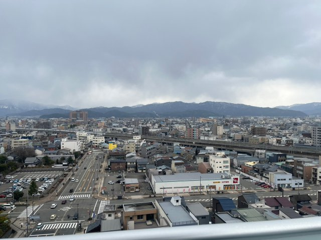 プレミスト大手さくら通りの展望|最上階１４階からの眺望。新幹線が望めます。