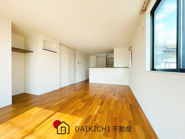 【居間・リビング】 | 北本市石戸1丁目　中古戸建