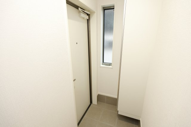 ブエナメゾン京成小岩の玄関