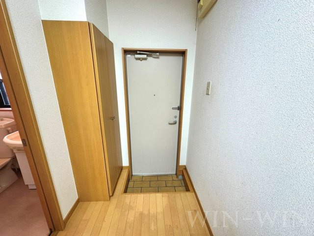 ミューズイン花中 Aの玄関