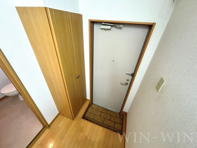 ミューズイン花中 Aの玄関