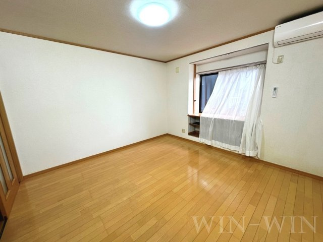 ミューズイン花中 Aの居間・リビング