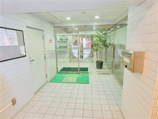 プロフィットリンク蒲田のエントランス