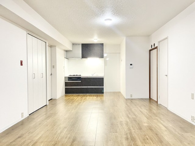 【ダイニング】 | 青葉丘マンション | 物件を比較検討したいお客様には、「物件比較見学プラン」をご用意しております。こちらの物件だけでなく、お客様の希望に沿った物件を、いくつかまとめてご案内させて頂きます。