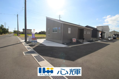 【前面道路含む現地写真】 | リーブルガーデン宇部市妻崎開作第二（６号棟） | 明るい日差しが差し込む現地。車もゆったり駐めることが出来ます。ぜひ現地をご覧下さい。
