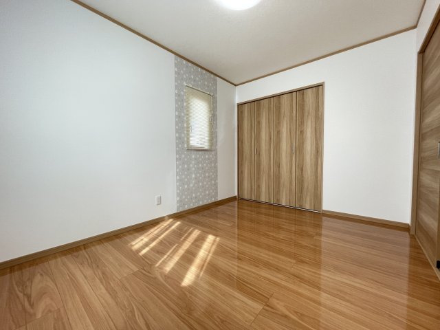 八戸市小中野7丁目の洋室