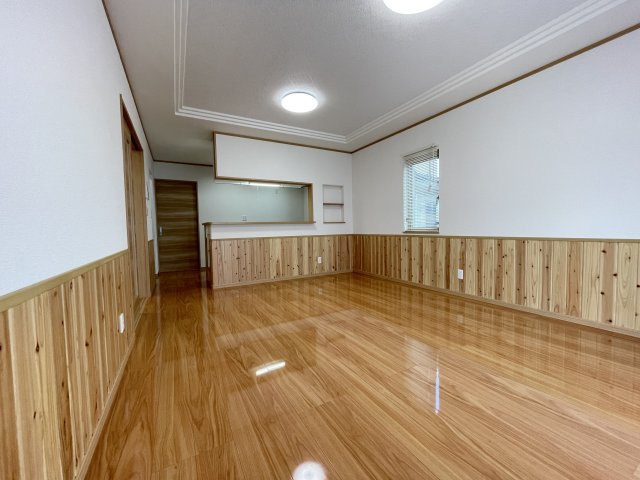 八戸市小中野7丁目の洋室