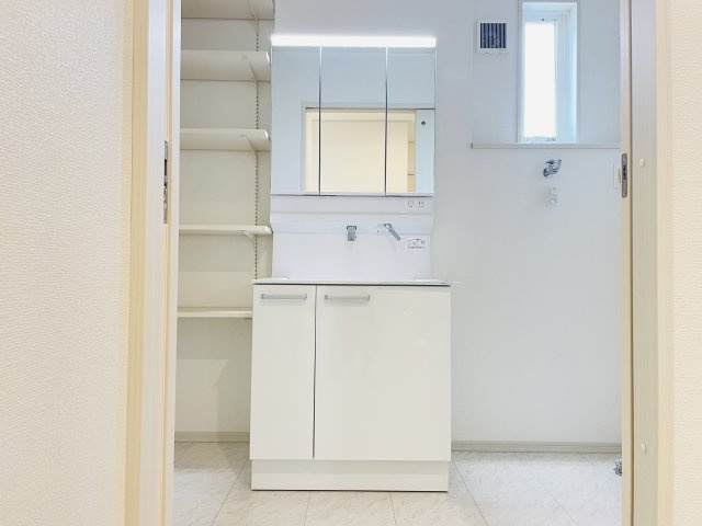 【独立洗面台】 | 熊谷市石原　いろどりアイタウン　新築戸建　全2棟　01号棟