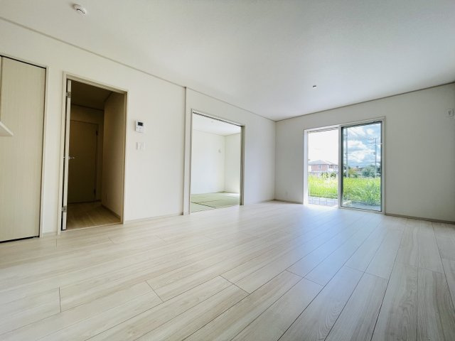 【居間・リビング】 | 熊谷市石原　いろどりアイタウン　新築戸建　全2棟　01号棟