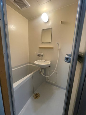 【浴室】 | サンスカイ北天神 | 別号室の写真になります。現況優先。