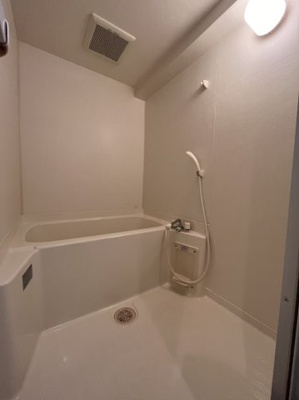 【浴室】 | フォレストコート | 別号室の写真になります。現況優先。