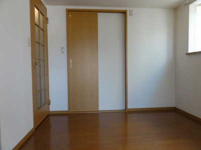 【洋室】 | コンフォートベネフィス薬院 | 別号室の写真になります。現況優先。