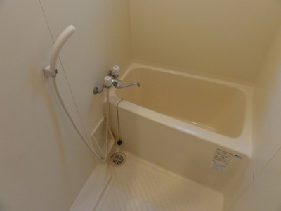 【浴室】 | コンフォートベネフィス薬院 | 別号室の写真になります。現況優先。