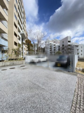 AcityヒルズアリーナⅢ番館の駐車場