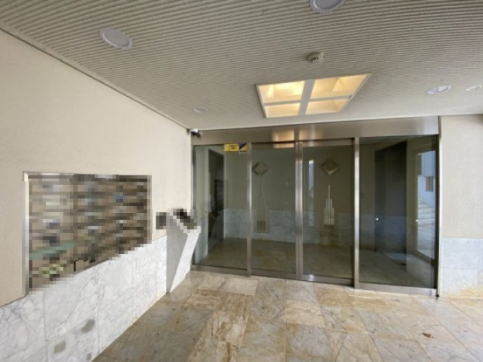 AcityヒルズアリーナⅢ番館のエントランス