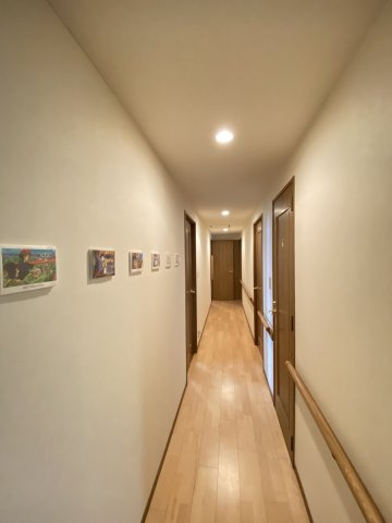 AcityヒルズアリーナⅢ番館の収納|廊下には2ヶ所収納があるので掃除道具や備蓄品のストックにも役立ちます