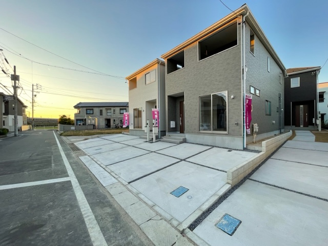知立市新林町全３棟の外観|〈内覧予約キャンペーン実施中！〉マックスバリュde住まい相談までご連絡下さい。