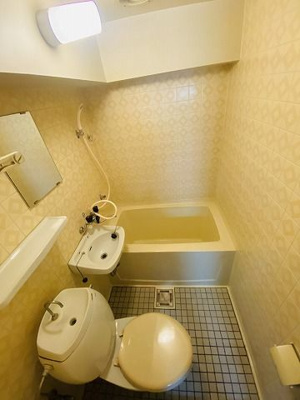 【洗面所】 | チサンマンション祇園 | 別号室の写真になります。現況優先。