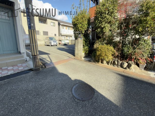 姫路市名古山町／売土地の前面道路含む現地写真