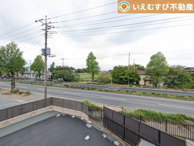 熊谷市原島　中古戸建の展望|高い建物が無く開放感のある展望
バルコニーからの展望も開けていてのどかな景色が望めます。日当りも良いですね♪
