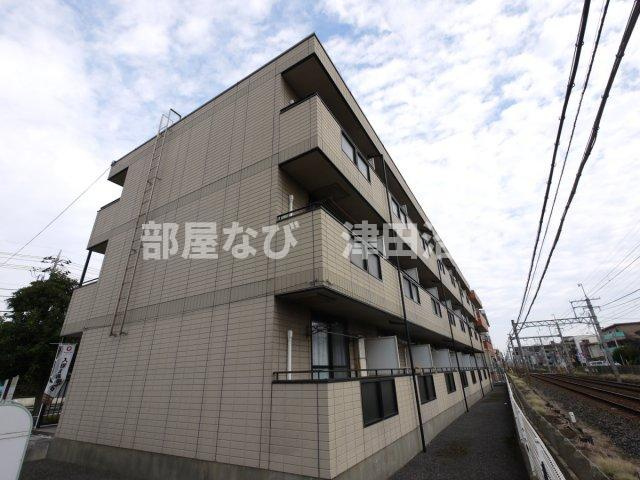 リジェール大久保Ⅲの外観|線路沿い日当り良好　2重サッシで防音問題なし