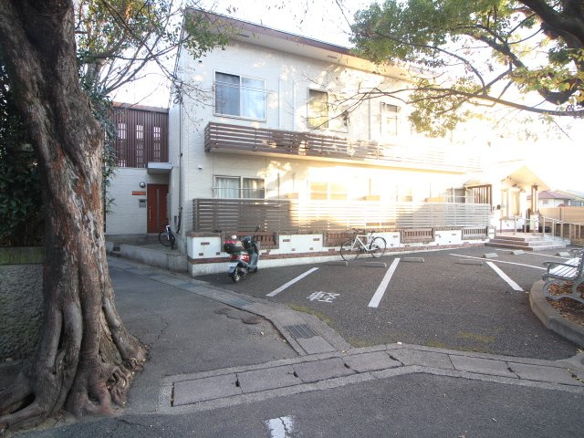 ティンカーベルの駐車場