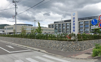 【周辺】 | M&S RESIDENCE | 出水市役所（370m）