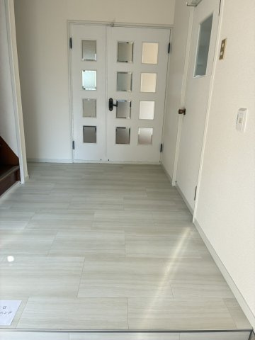 錦織北２丁目戸建の玄関