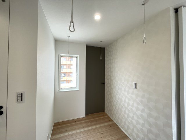 【ランドリースペース】 | 【新築分譲住宅】 東根市中央 | 2階階段ホールには物干しスペースがございます♪