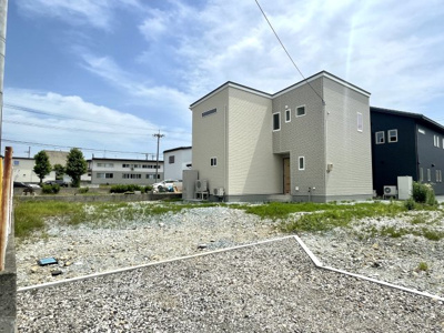 【外観】 | 【新築分譲住宅】 東根市中央 | ゆとりのある敷地となっております♪