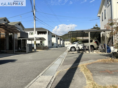 【前面道路含む現地写真】 | 姫路市的形町的形　戸建 | 前面道路6ｍ！駐車もスムーズに♪